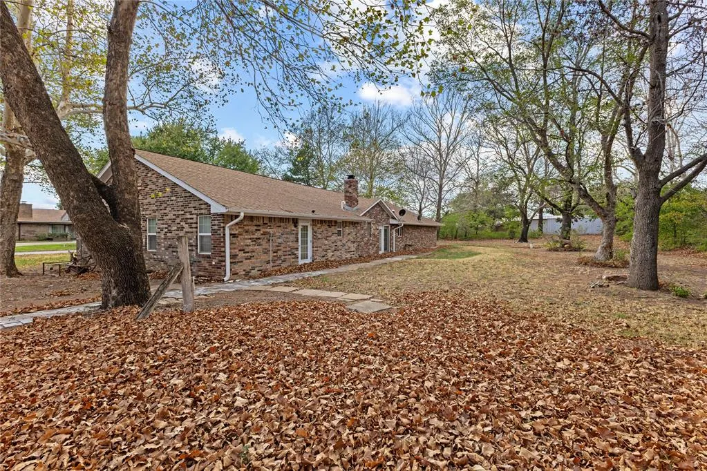 Photo 6 — 2501 Locust Lane, Weatherford, OK 73096