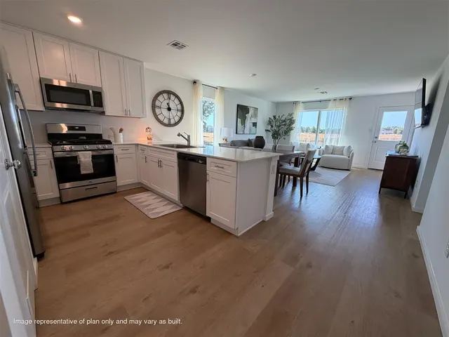 Photo 4 — 11913 SW 32nd Street, Mustang, OK 73064