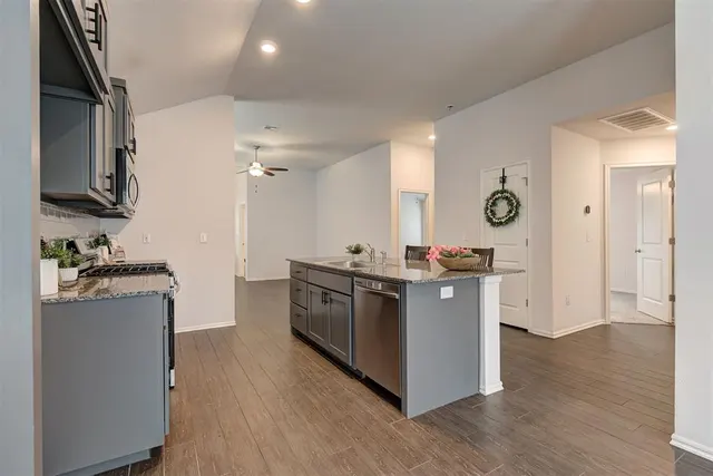 Photo 7 — 3717 Central Park Drive, Moore, OK 73160