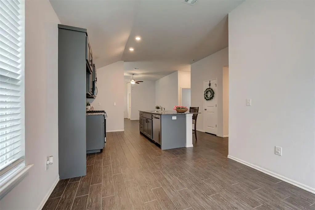 Photo 9 — 3717 Central Park Drive, Moore, OK 73160