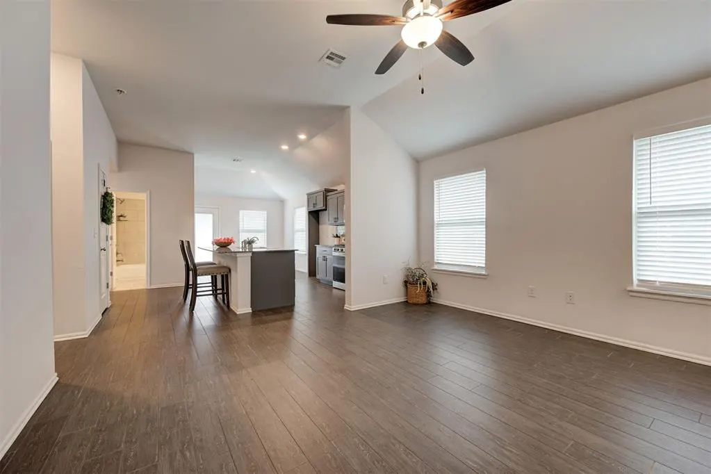 Photo 15 — 3717 Central Park Drive, Moore, OK 73160