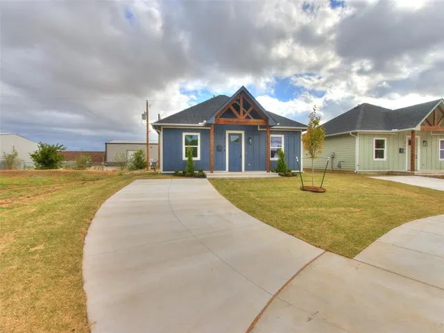 Photo 2 — 3724 SW SW 27th Place, Oklahoma City, OK 73108