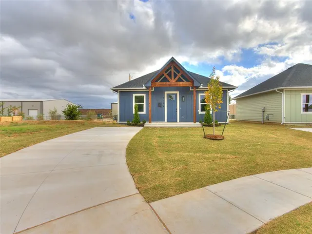 Photo 3 — 3724 SW SW 27th Place, Oklahoma City, OK 73108