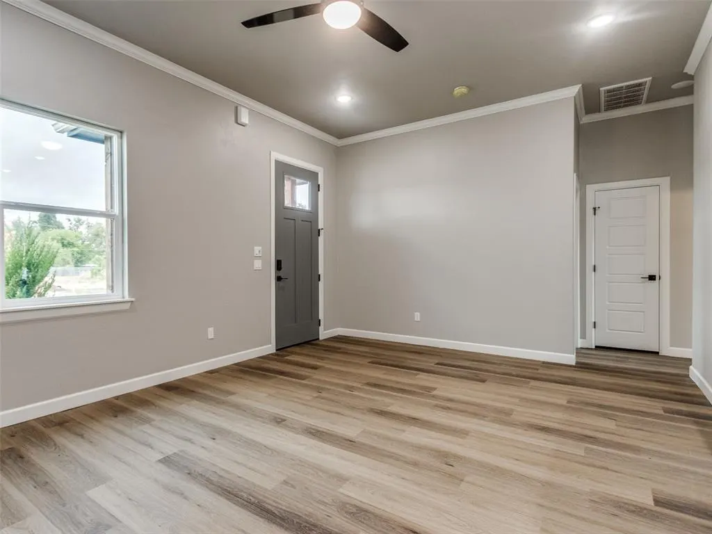 Photo 14 — 3724 SW SW 27th Place, Oklahoma City, OK 73108
