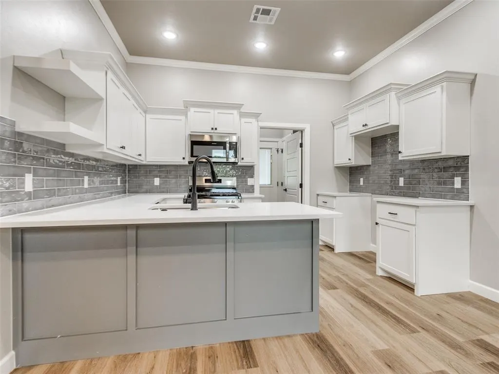 Photo 17 — 3724 SW SW 27th Place, Oklahoma City, OK 73108