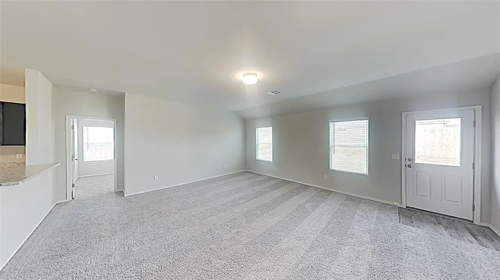 Photo 4 — 2009 W Antler Way, Mustang, OK 73064