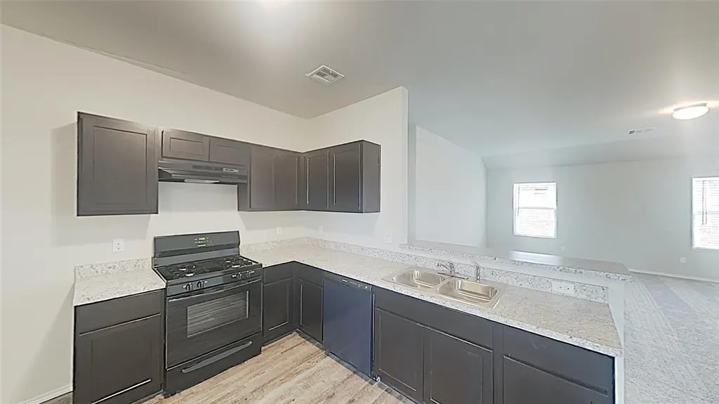 Photo 6 — 2009 W Antler Way, Mustang, OK 73064