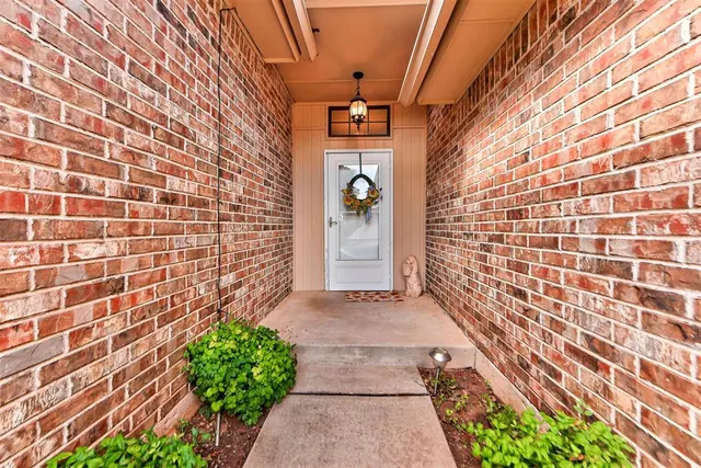 Photo 3 — 12405 Covey Creek Drive, Oklahoma City, OK 73142