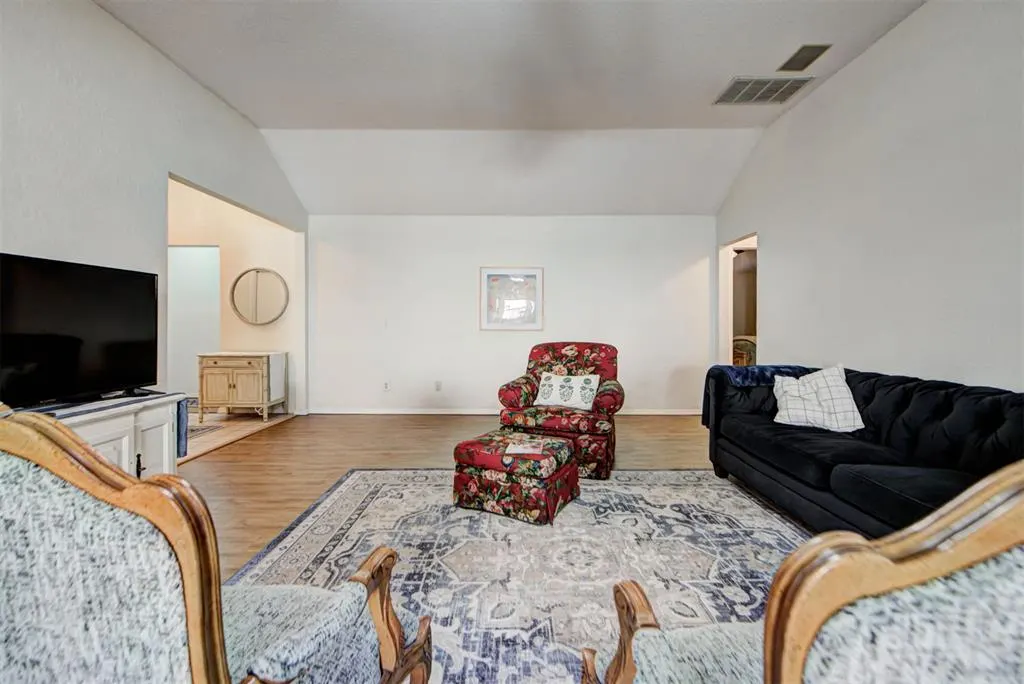 Photo 9 — 12405 Covey Creek Drive, Oklahoma City, OK 73142