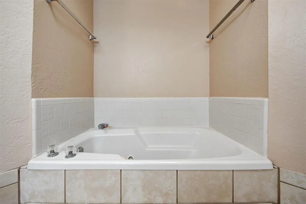 Photo 33 — 12405 Covey Creek Drive, Oklahoma City, OK 73142