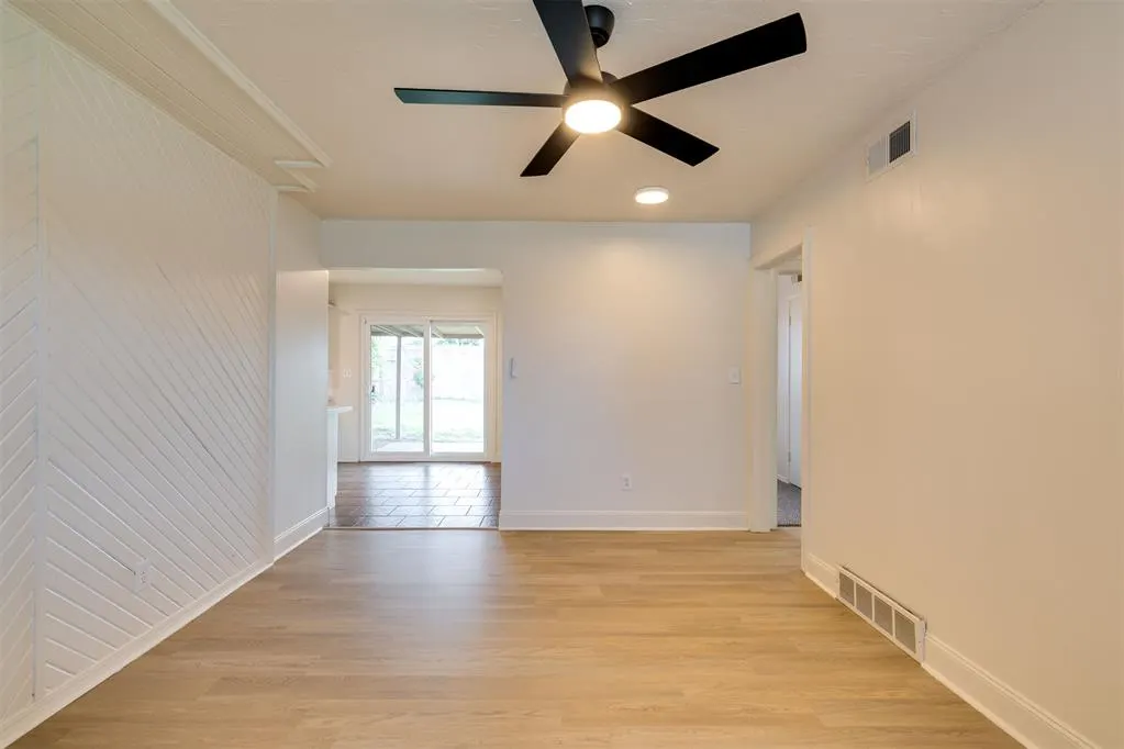 Photo 3 — 3025 SW 71st Street, Oklahoma City, OK 73159
