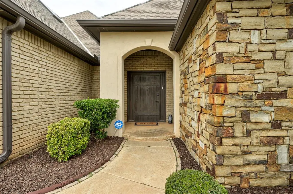 Photo 2 — 10744 N Ann Arbor Avenue, Oklahoma City, OK 73162