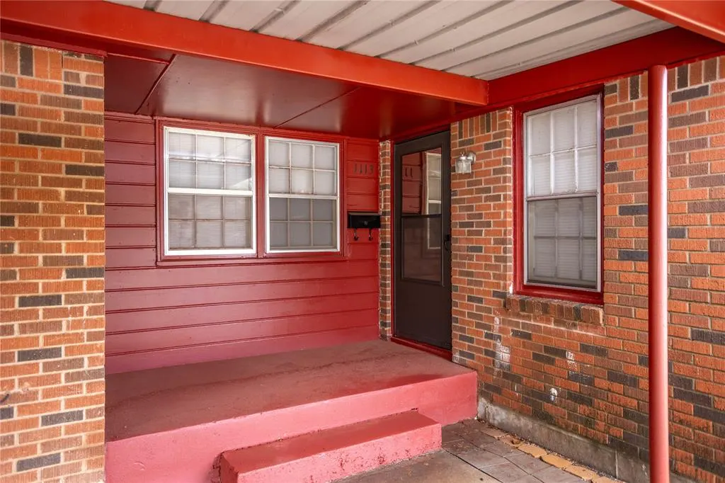 Photo 2 — 1113 Nowahy Avenue, Clinton, OK 73601