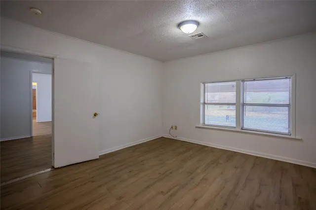 Photo 8 — 1113 Nowahy Avenue, Clinton, OK 73601