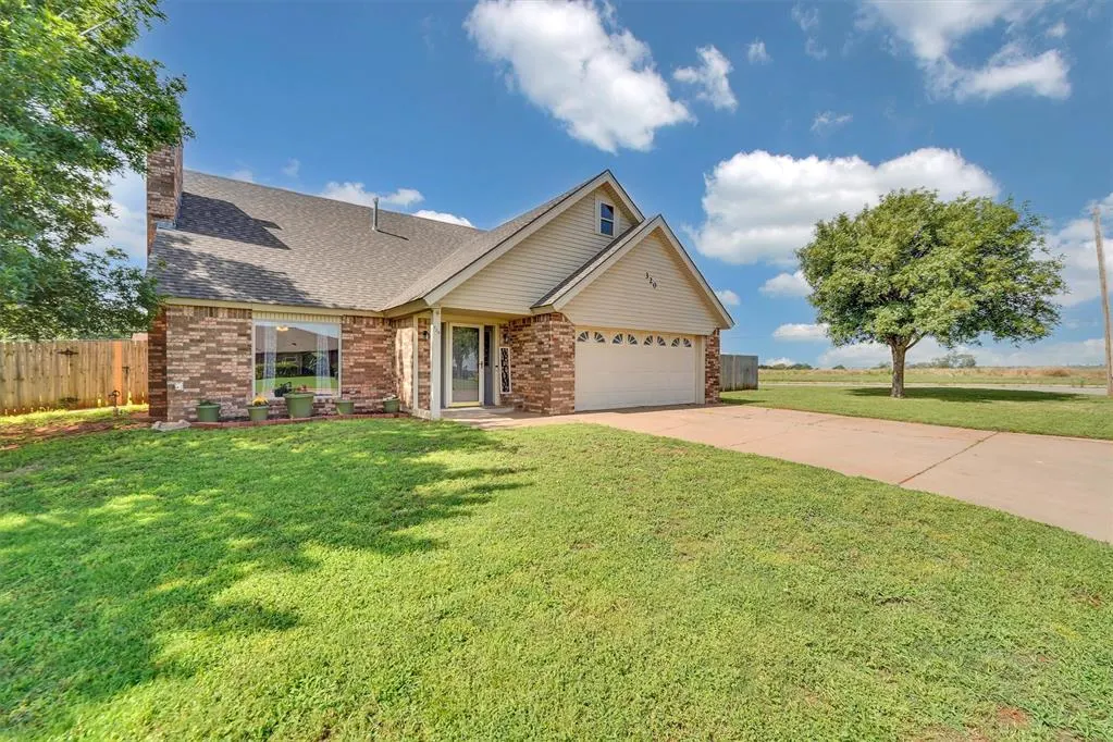 Photo 3 — 320 Elkview Drive, Elk City, OK 73644