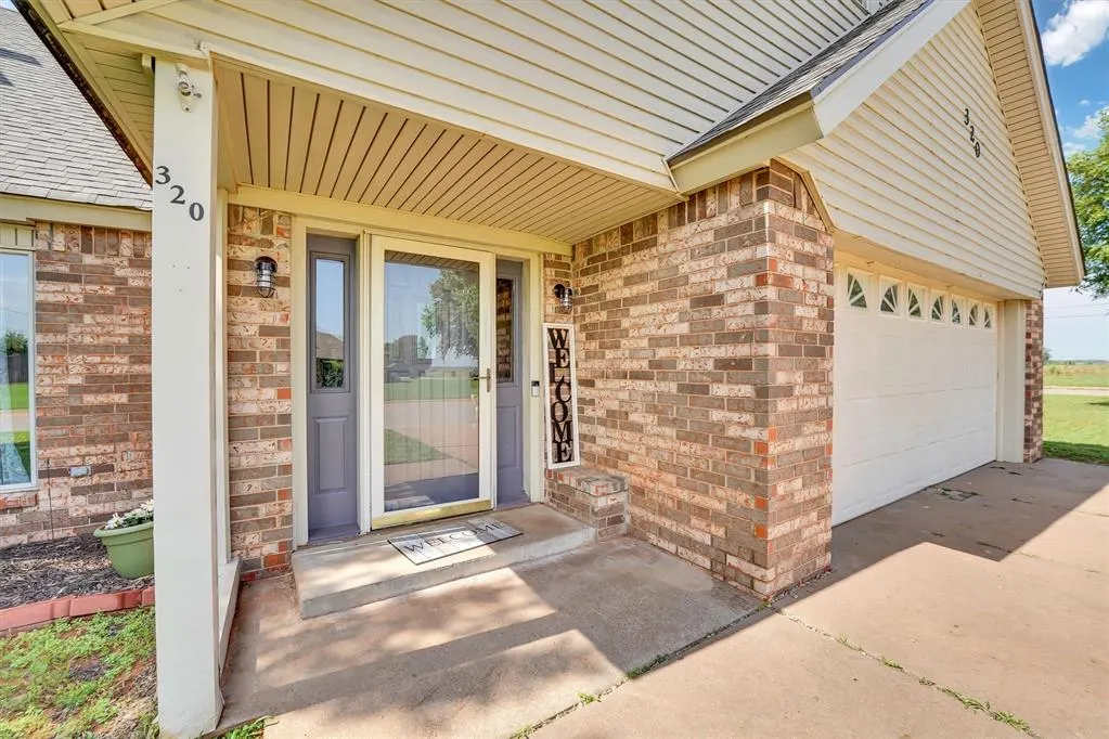 Photo 4 — 320 Elkview Drive, Elk City, OK 73644