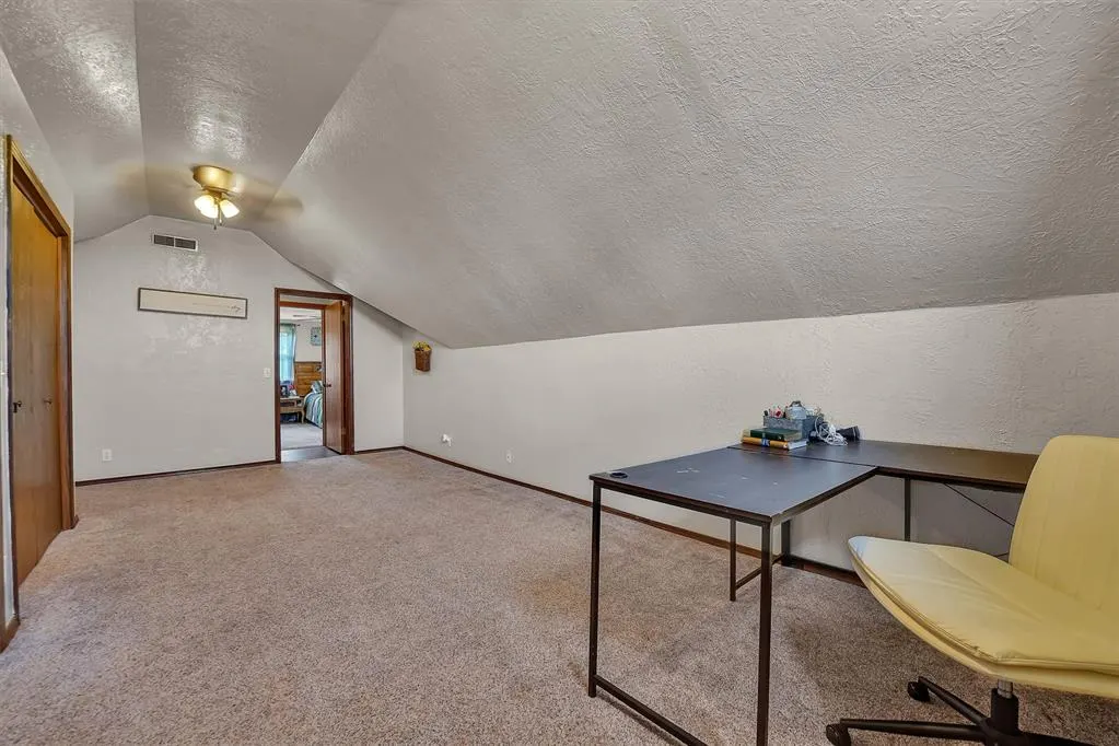 Photo 23 — 320 Elkview Drive, Elk City, OK 73644