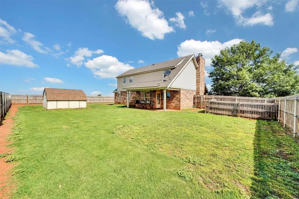 Photo 38 — 320 Elkview Drive, Elk City, OK 73644