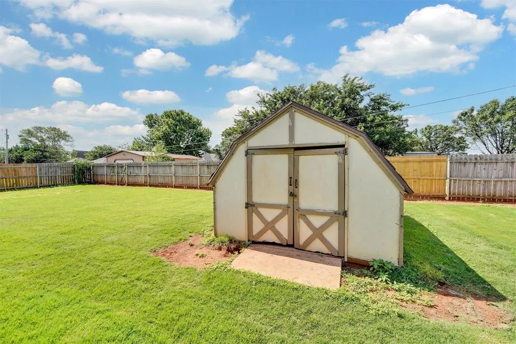 Photo 41 — 320 Elkview Drive, Elk City, OK 73644