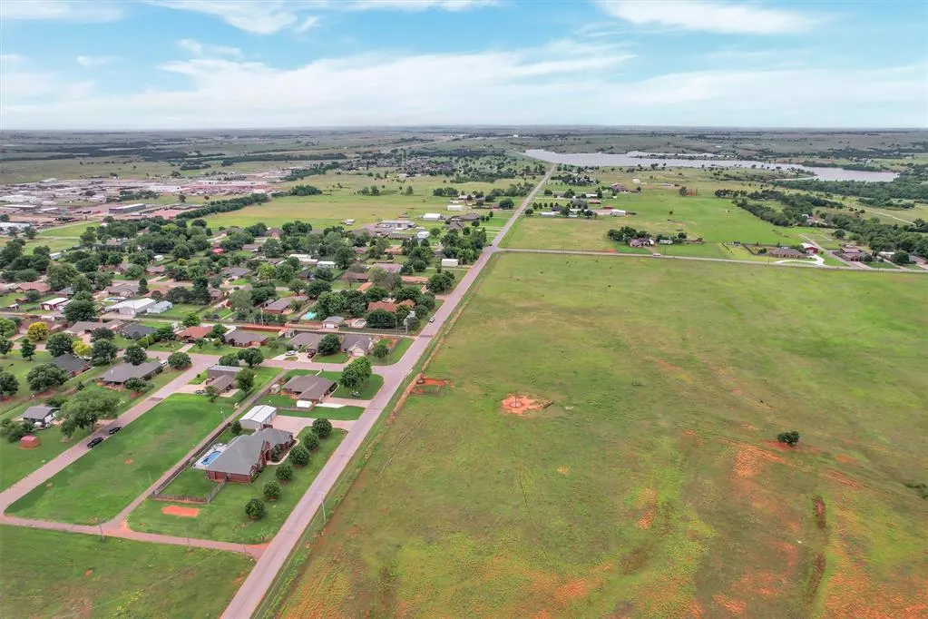 Photo 42 — 320 Elkview Drive, Elk City, OK 73644