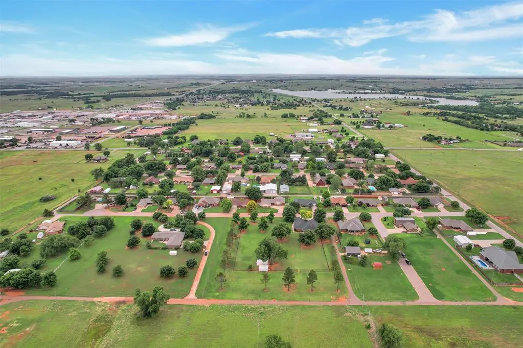 Photo 43 — 320 Elkview Drive, Elk City, OK 73644