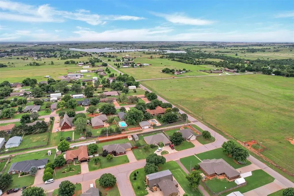 Photo 45 — 320 Elkview Drive, Elk City, OK 73644