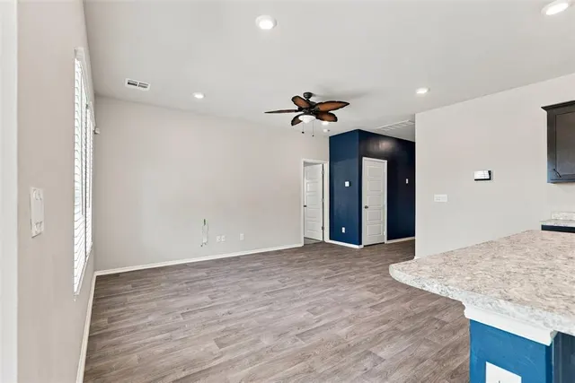 Photo 7 — 2425 Sunshine Lane, Yukon, OK 73099