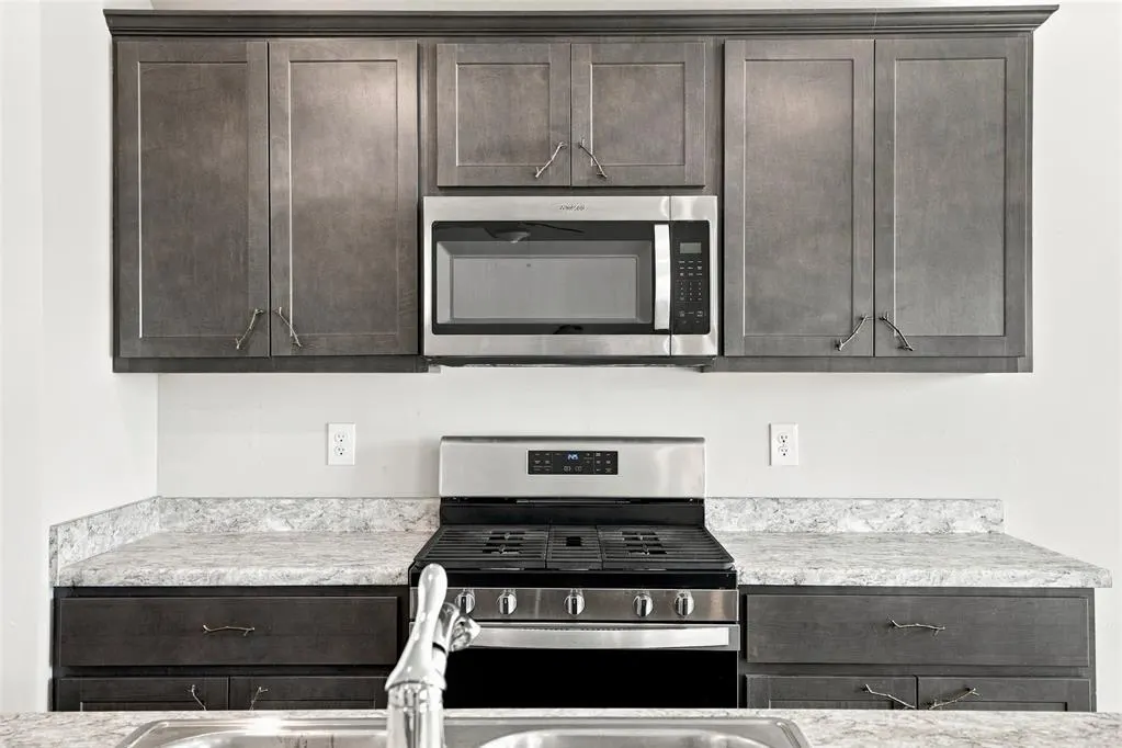 Photo 11 — 2425 Sunshine Lane, Yukon, OK 73099