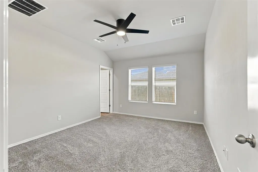 Photo 13 — 2425 Sunshine Lane, Yukon, OK 73099