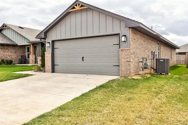 Photo 3 — 3008 NW 196th Place, Edmond, OK 73012