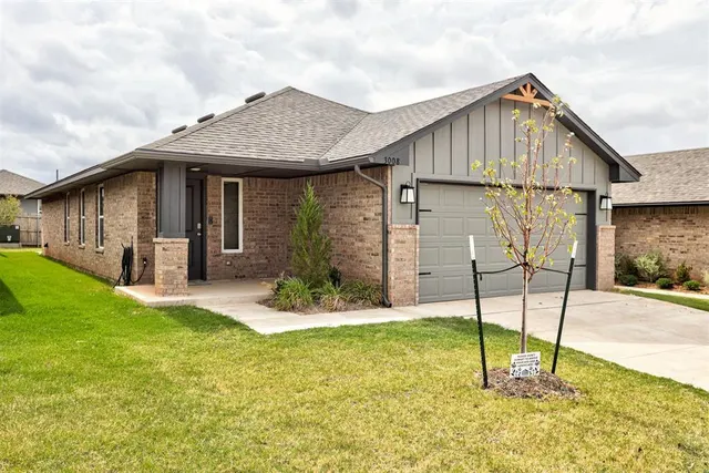 Photo 4 — 3008 NW 196th Place, Edmond, OK 73012
