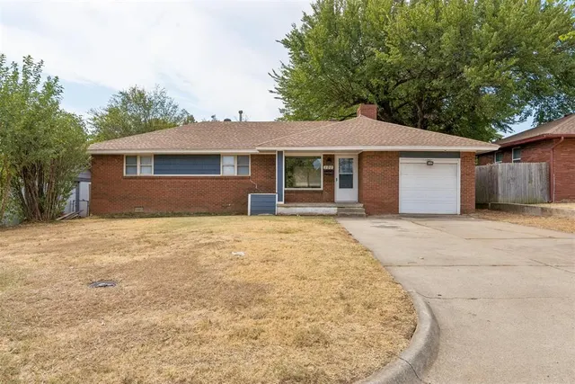 Photo 2 — 120 E Morningside Drive, Midwest City, OK 73110