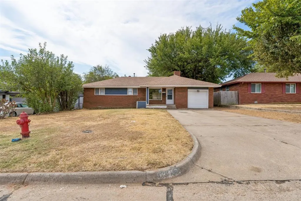 Photo 3 — 120 E Morningside Drive, Midwest City, OK 73110