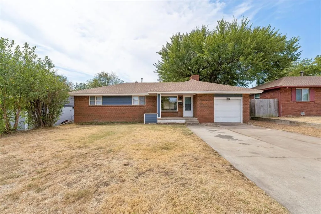 Photo 4 — 120 E Morningside Drive, Midwest City, OK 73110