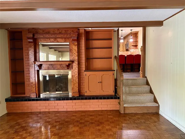 Photo 2 — 133 S Brentwood Drive, Oklahoma City, OK 73139