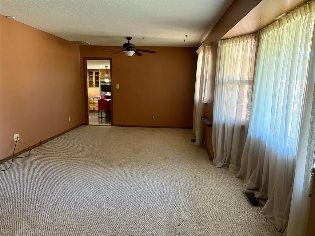 Photo 5 — 133 S Brentwood Drive, Oklahoma City, OK 73139