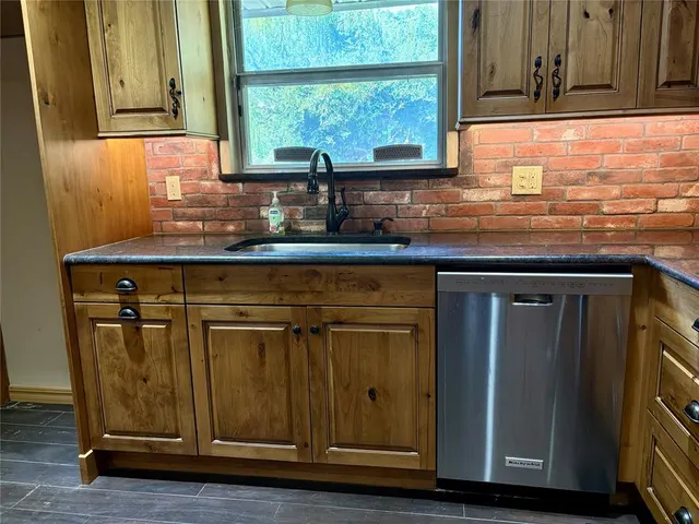 Photo 6 — 133 S Brentwood Drive, Oklahoma City, OK 73139