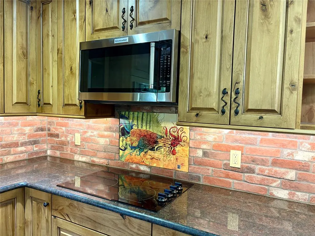 Photo 10 — 133 S Brentwood Drive, Oklahoma City, OK 73139