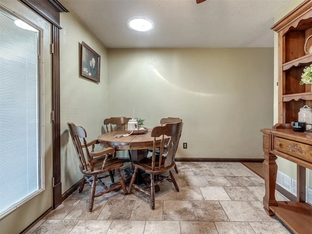 Photo 13 — 3323 Cox Circle, Choctaw, OK 73020