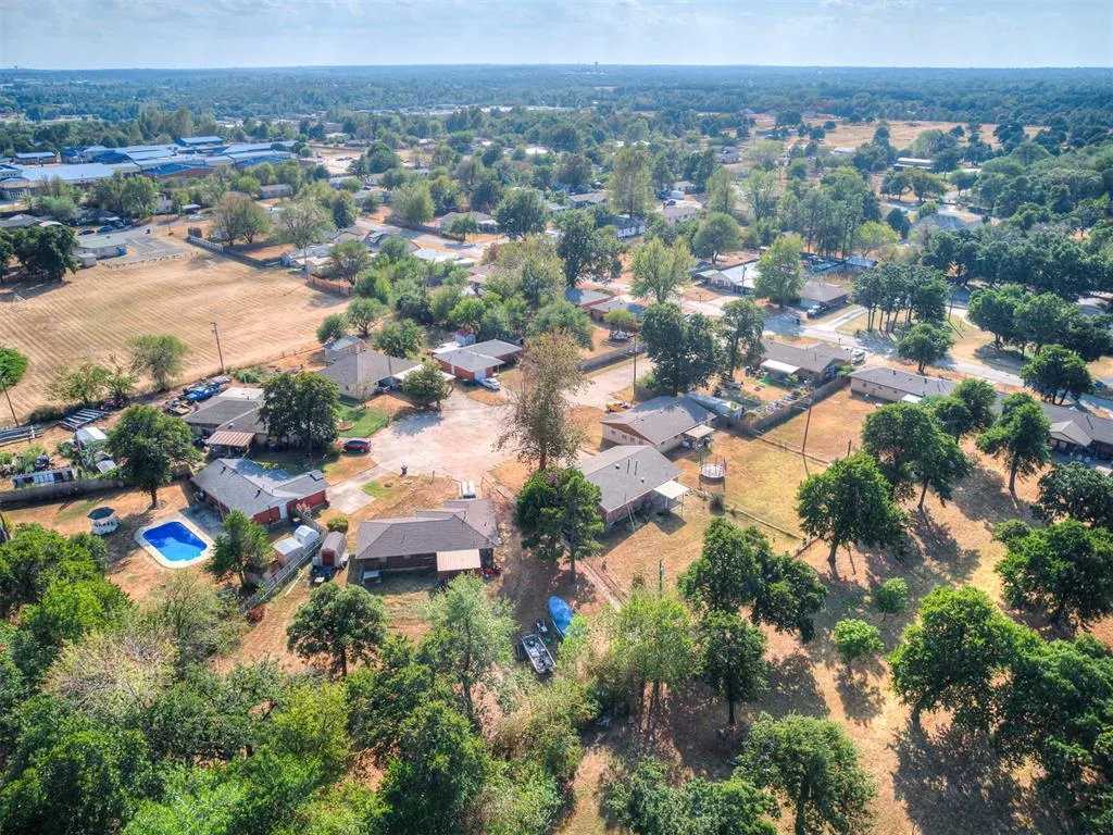 Photo 49 — 3323 Cox Circle, Choctaw, OK 73020
