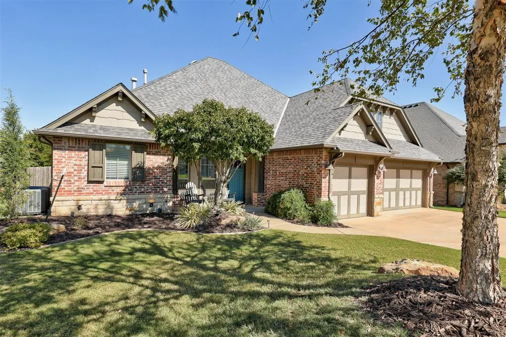 Front exterior — 533 Newport Bridge Drive, Edmond, OK 73034