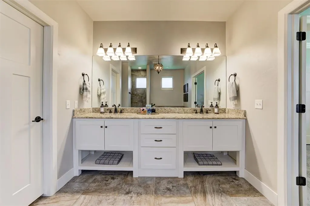 Photo 22 — 533 Newport Bridge Drive, Edmond, OK 73034