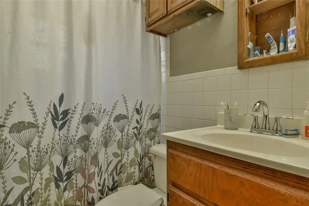 Photo 14 — 1001 N Tabor Avenue, Oklahoma City, OK 73107