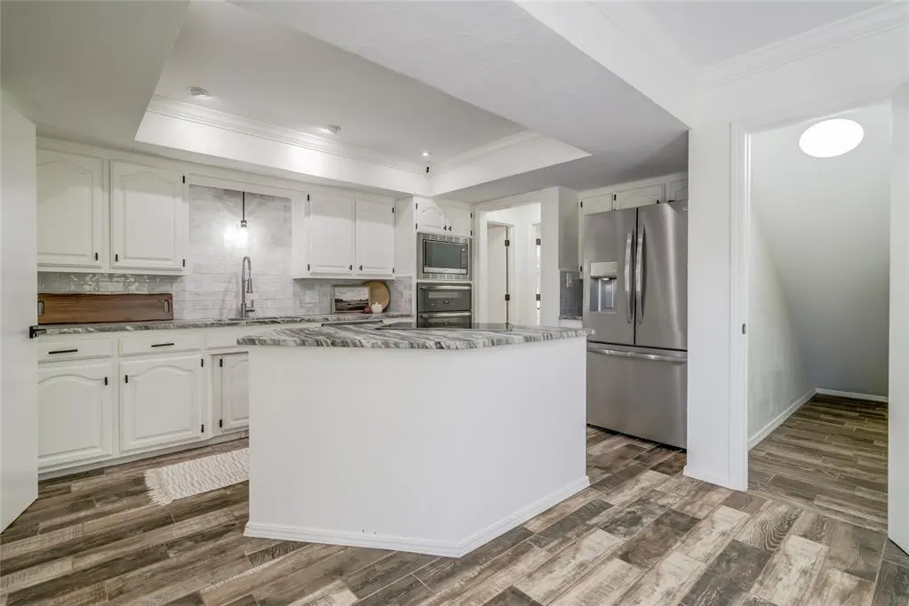 Photo 4 — 501 Pleasant Oaks Circle, Edmond, OK 73034