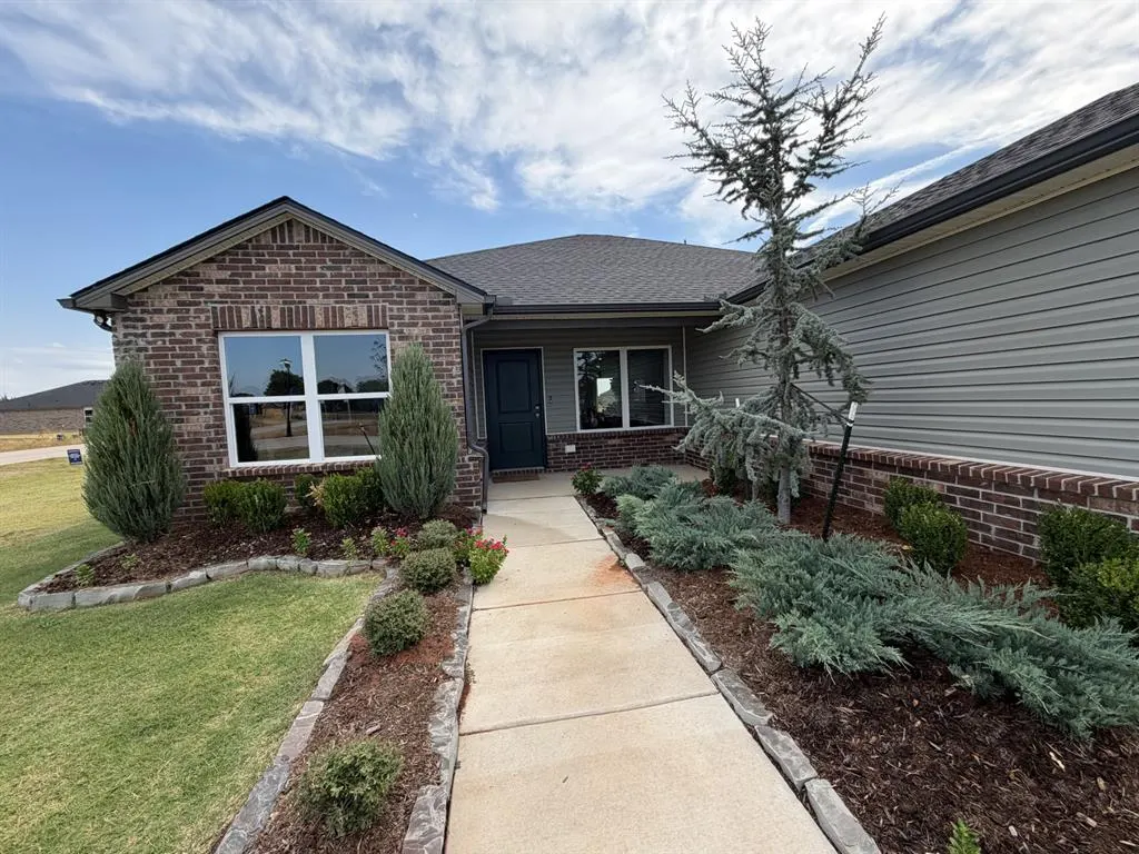 Front exterior — 13405 Juneberry Drive, McLoud, OK 74851