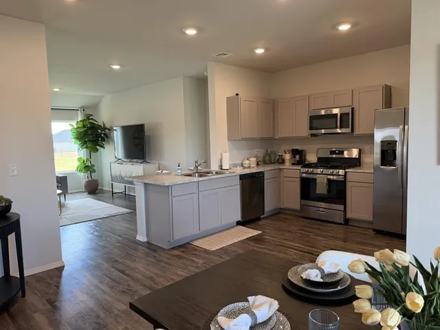 Photo 3 — 13405 Juneberry Drive, McLoud, OK 74851