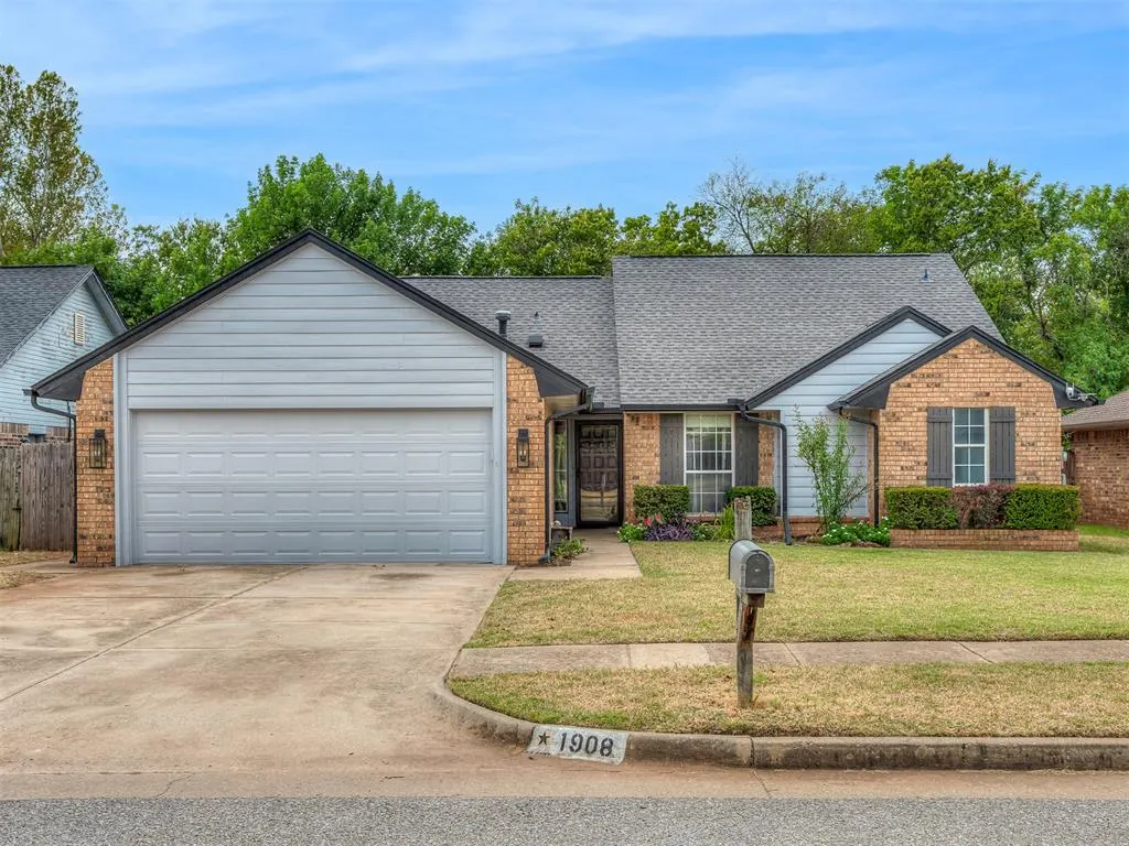 Front exterior — 1908 Edgewater Lane, Edmond, OK 73013