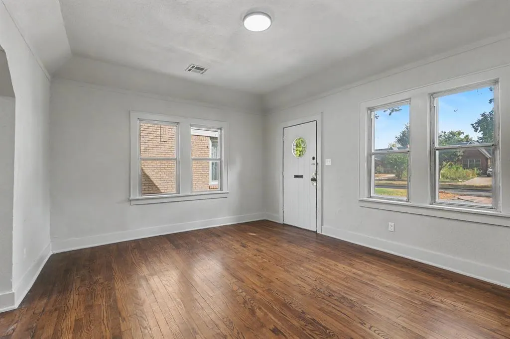 Photo 7 — 2551 NW 19th Street, Oklahoma City, OK 73107