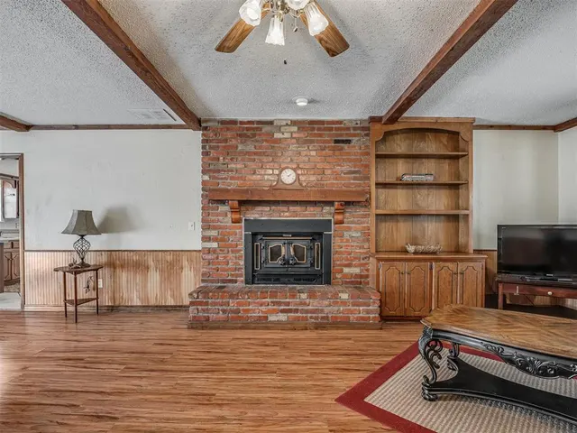 Photo 6 — 15070 Tomahawk Drive, Yukon, OK 73099