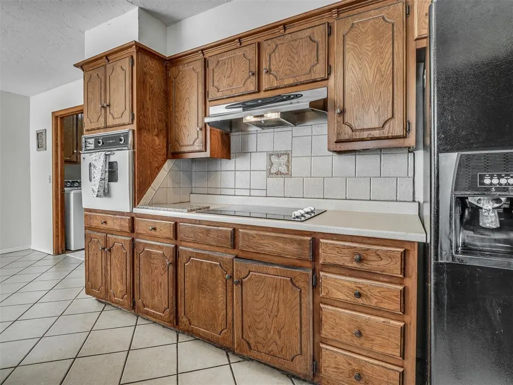 Photo 13 — 15070 Tomahawk Drive, Yukon, OK 73099